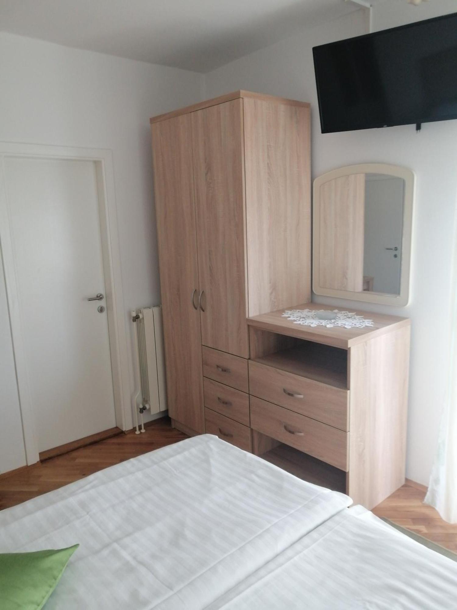 Apartman Branka Rab Town Buitenkant foto